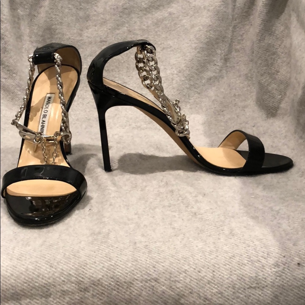 Chain ankle strap black patent heels
